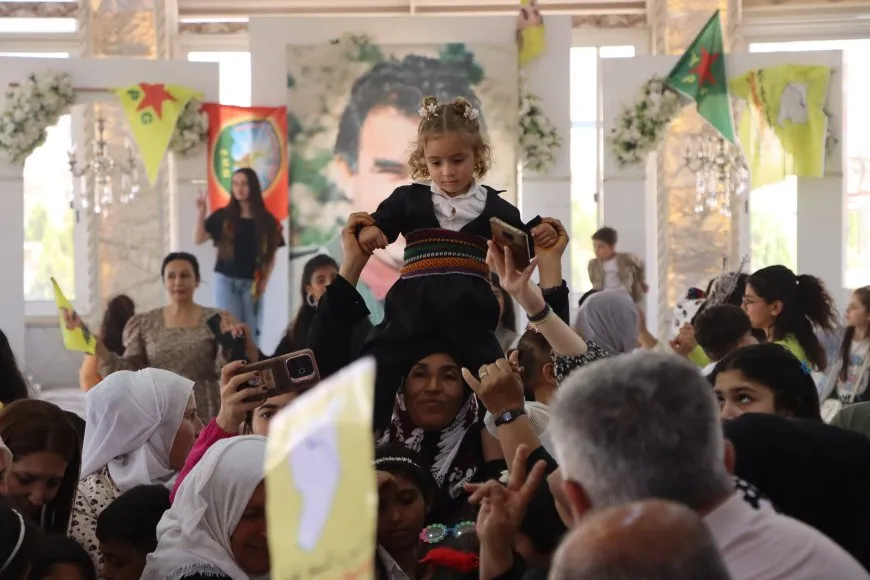 Rojbûna Rêber Apo bi şahiyên girseyî hat pîrozkirin
