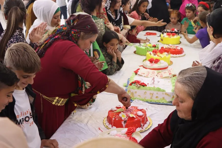 Rojbûna Rêber Apo bi şahiyên girseyî hat pîrozkirin