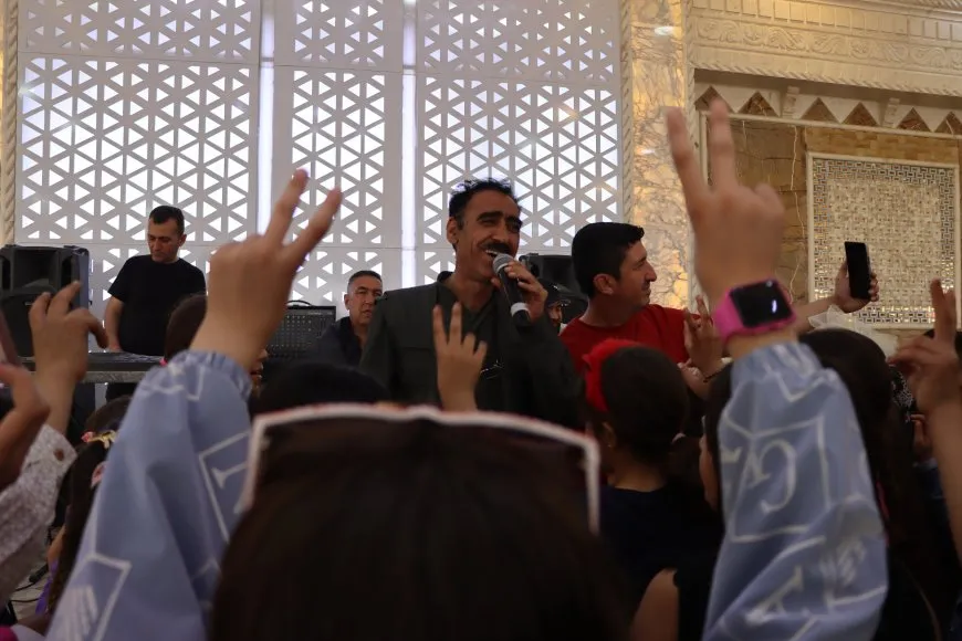 Rojbûna Rêber Apo bi şahiyên girseyî hat pîrozkirin