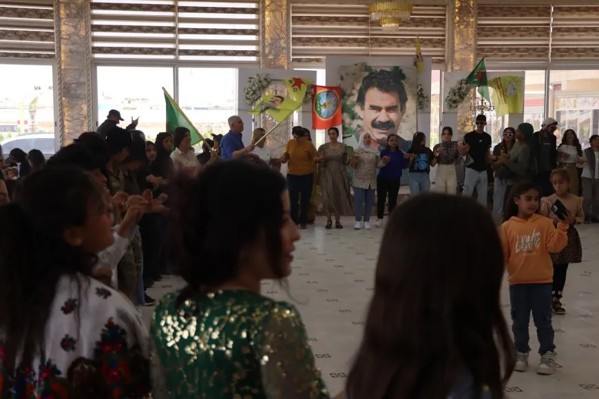 Rojbûna Rêber Apo bi şahiyên girseyî hat pîrozkirin