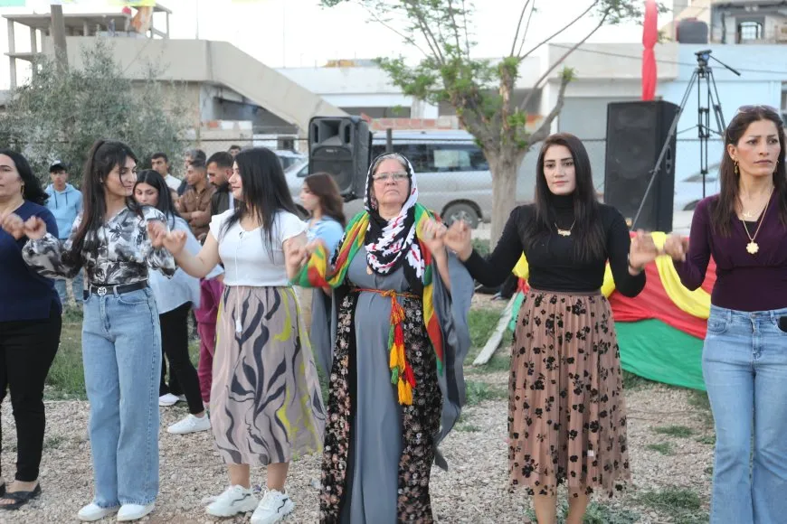 Bi boneya rojbûna Rêber Apo pîrozbahiyên dîrokî hatin lidarxistin