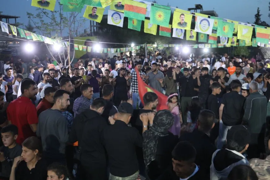 Bi boneya rojbûna Rêber Apo pîrozbahiyên dîrokî hatin lidarxistin