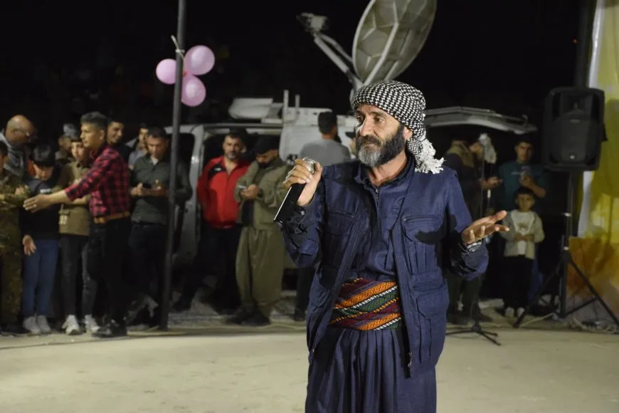Bi boneya rojbûna Rêber Apo pîrozbahiyên dîrokî hatin lidarxistin