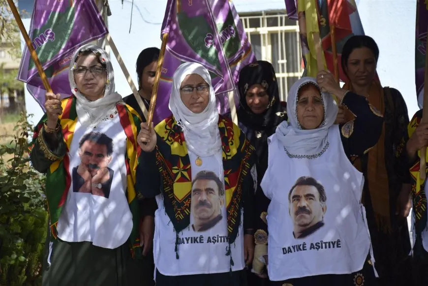 Bi boneya rojbûna Rêber Apo pîrozbahiyên dîrokî hatin lidarxistin