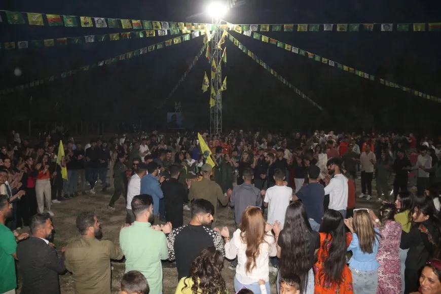 Bi boneya rojbûna Rêber Apo pîrozbahiyên dîrokî hatin lidarxistin