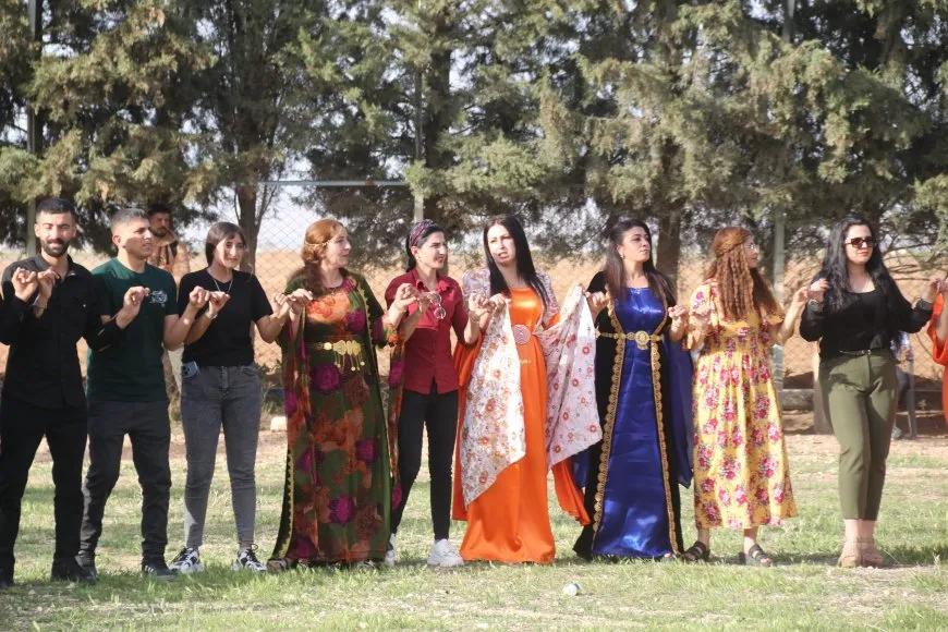 Bi boneya rojbûna Rêber Apo pîrozbahiyên dîrokî hatin lidarxistin