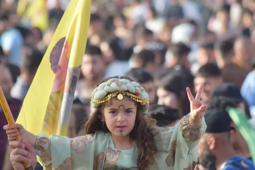 Bi boneya rojbûna Rêber Apo pîrozbahiyên dîrokî hatin lidarxistin