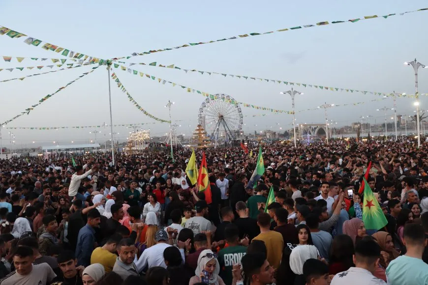 Bi boneya rojbûna Rêber Apo pîrozbahiyên dîrokî hatin lidarxistin