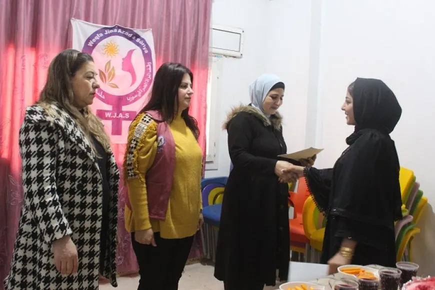 Navenda bihêzkirina jinan; Weqfa Jinên Azad