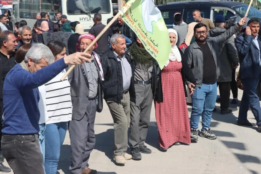 Berxwedana Tişrînê didome: Koma 7’an a gelê Firatê bi rê ket