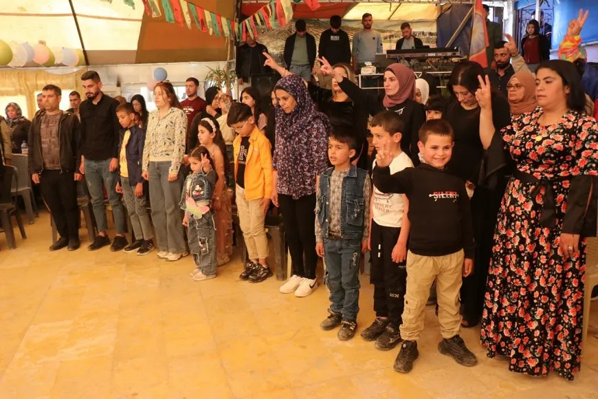 Bi boneya 4’ê Nîsanê şahiyek ji zarokên şehîdan re hat lidarxistin