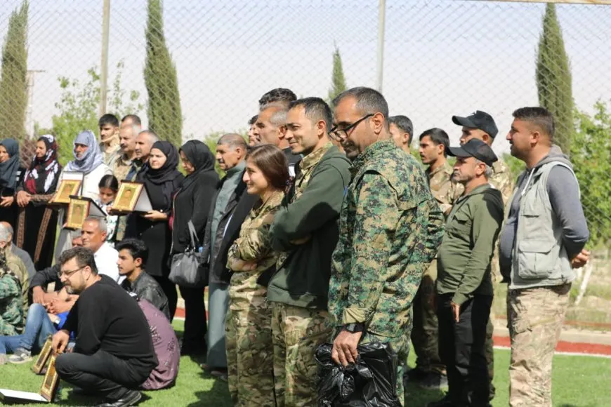 YPG/YPJ'ê şehîdên Tişrîn û Qereqozaqê bi bîr anîn