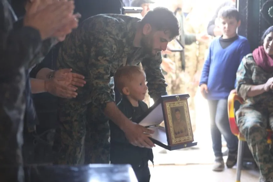 YPG/YPJ'ê şehîdên Tişrîn û Qereqozaqê bi bîr anîn