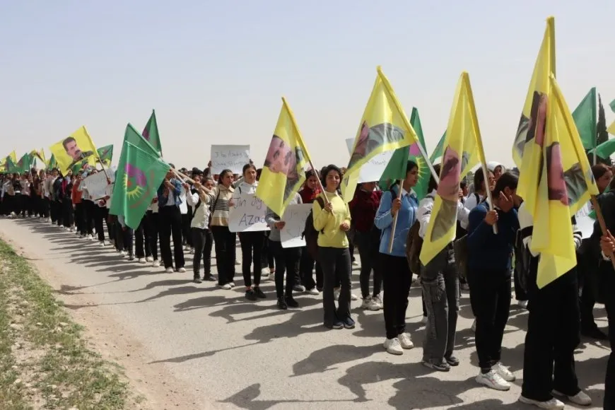Ciwan ji bo azadiya fîzîkî ya Rêber Abdullah Ocalan meşiyan