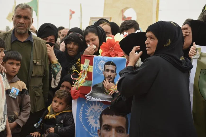 Şêniyên Hesekê cenazeyên sê şehîdan oxir kirin û soza bilindkirina têkoşînê dan