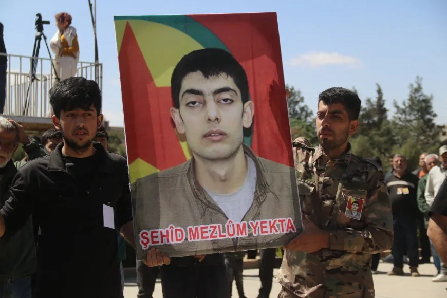 Li Qamişloyê merasîmê 2 şehîdan