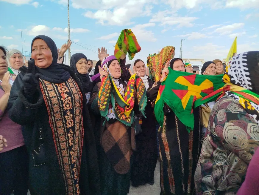 Gelê Cizîrê û koçberên Efrîn-Şehbayê gihîştin Tişrînê