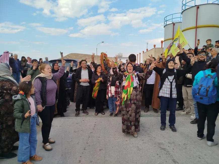 Gelê Cizîrê û koçberên Efrîn-Şehbayê gihîştin Tişrînê