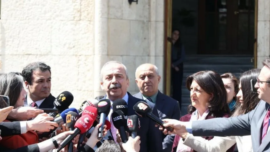Roja hevdîtina Şandeya Îmraliyê û Wezareta Dadê diyar bû