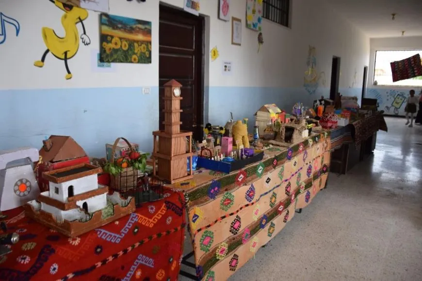 Li Kobanê mamoste û xwendekaran pêşangehek vekir