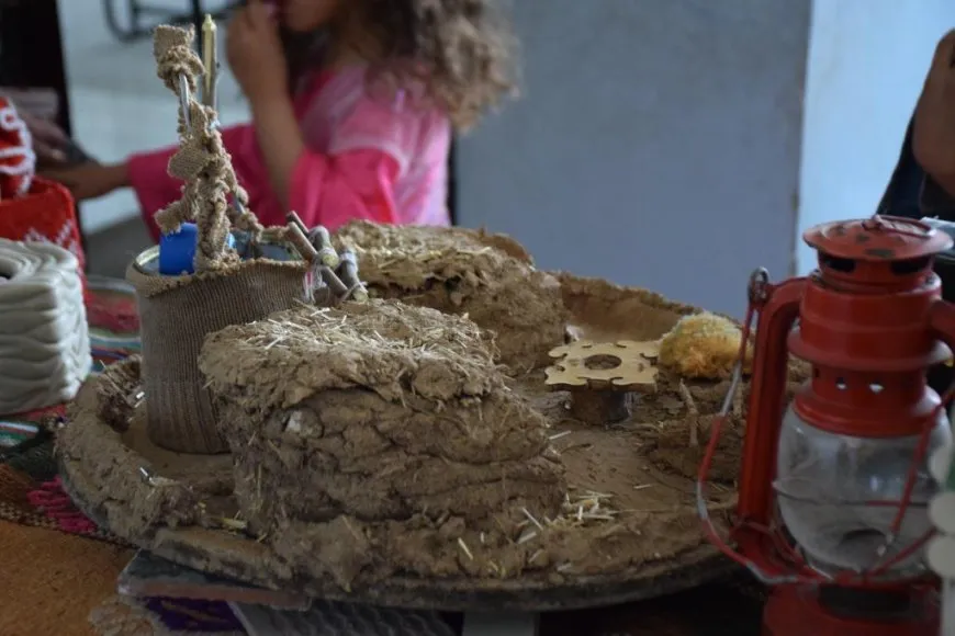 Li Kobanê mamoste û xwendekaran pêşangehek vekir