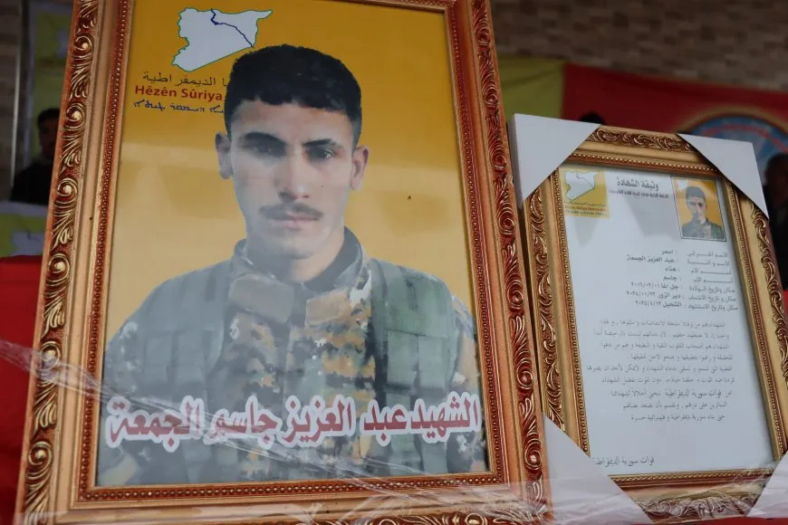 Şêniyên Tirbespiyê şehîdekî xwe oxir kir