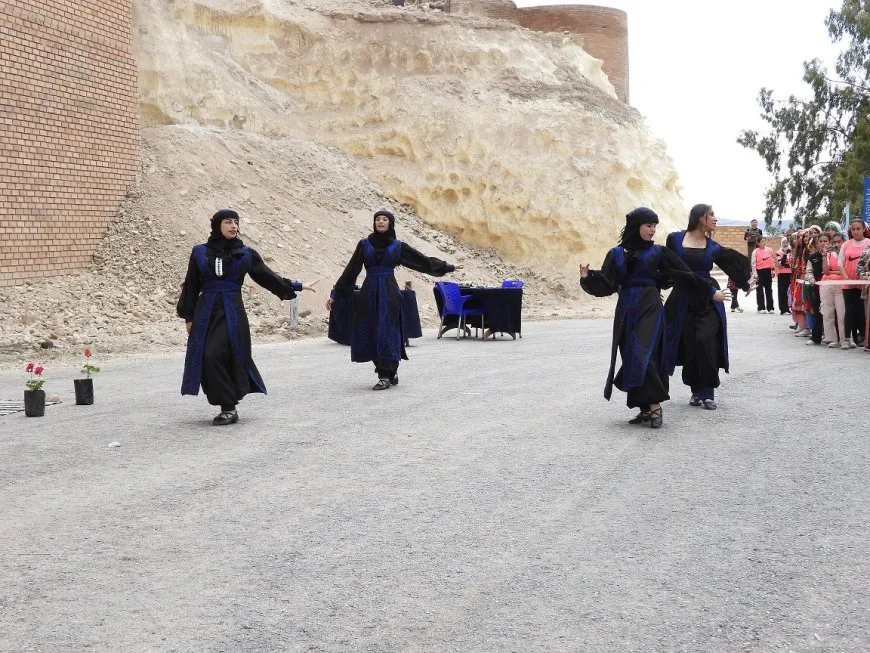 Nivîsgeha Jinan Festîvala 2'yan a Biharê li dar xist