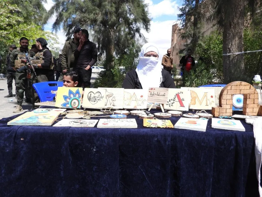 Nivîsgeha Jinan Festîvala 2'yan a Biharê li dar xist