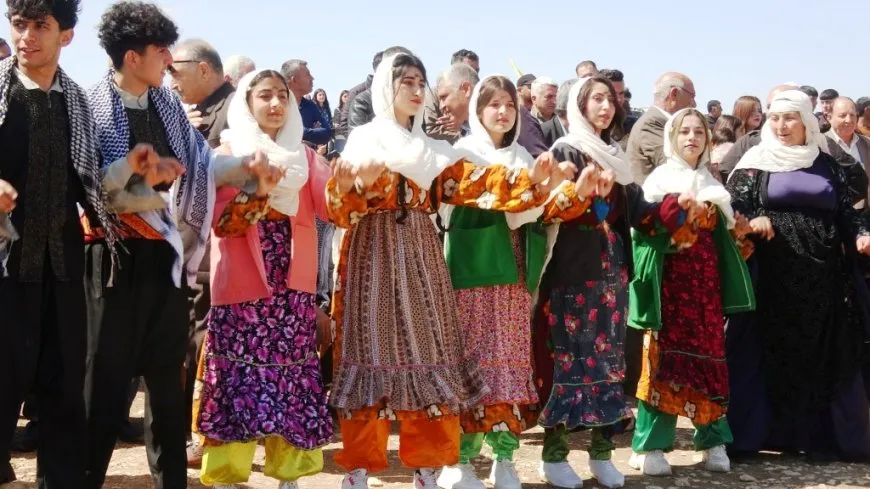 Şêniyên kantona Firatê Çarşema Sor pîroz kir
