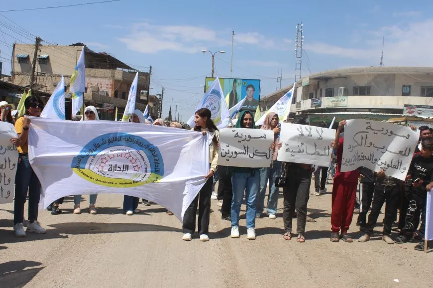 Desthilata Şamê nahêle alîkarî biçin peravê, gel daket qadan