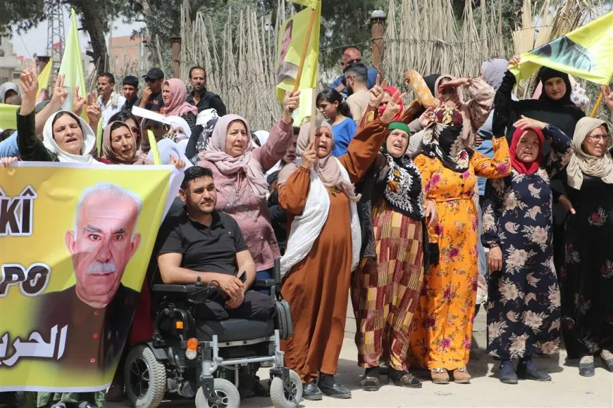 Li Hesekê ji bo azadiya fîzîkî ya Rêber Abdullah Ocalan meşa girseyî