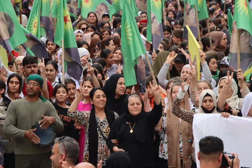 Bi hezaran kes meşiyan: Armanca me ya pêşîn azadiya Rêbertî ye