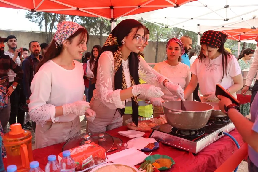 Festîvala Biharê ya Zanîngeha Rojava dest pê kir