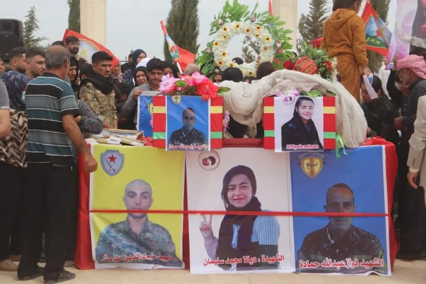 Di merasîma oxirkirina şehîdan de soza dewamkirina têkoşînê