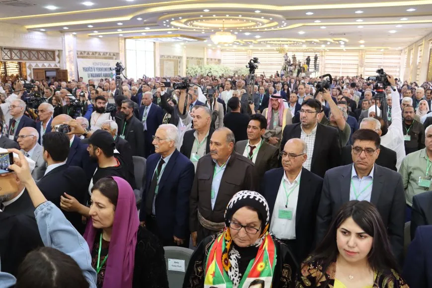 Konferansa Yekrêzî û Yekhelwesta Kurdî dest pê kir