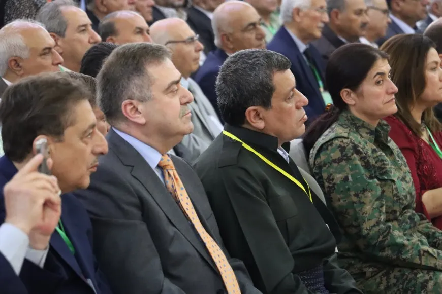 Konferansa Yekrêzî û Yekhelwesta Kurdî dest pê kir