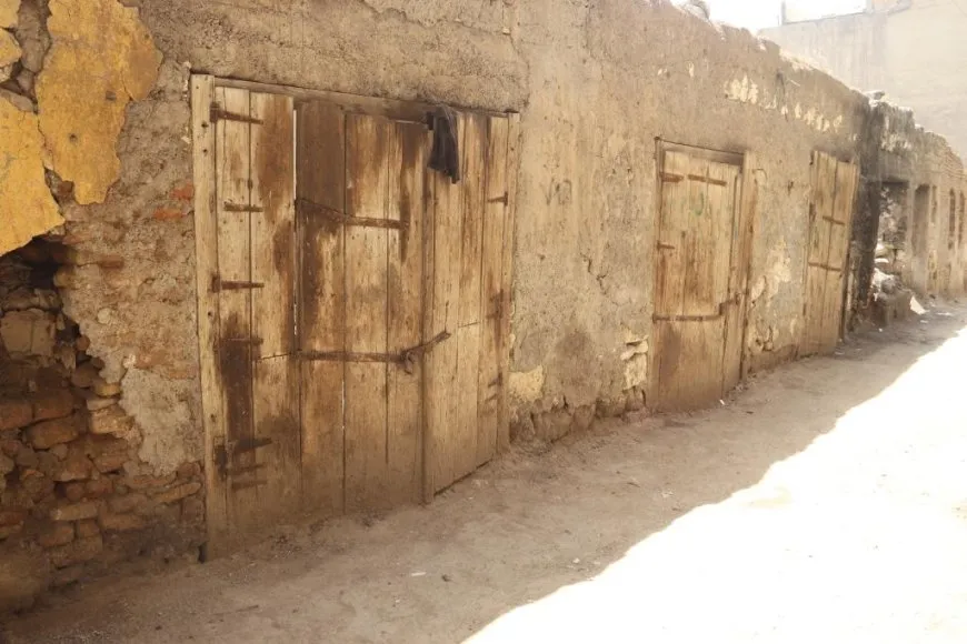 Deriyên darîn; sembola dîroka kevnar a bazara Reqayê