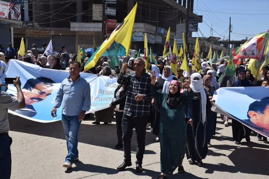 Bi sedan kes ji bo azadiya fîzîkî ya Rêber Abdullah Ocalan daket qadan