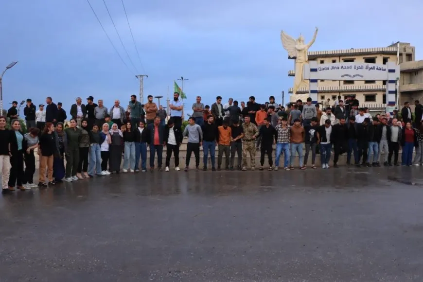 Konvoya xelkê Firatê piştî nobed dewrî gelê Cizîrê kir vegerî Kobanê