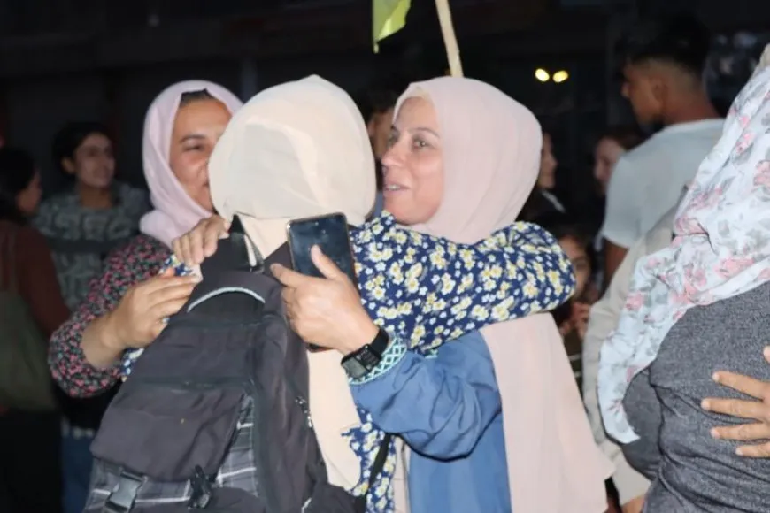 Konvoya xelkê Firatê piştî nobed dewrî gelê Cizîrê kir vegerî Kobanê