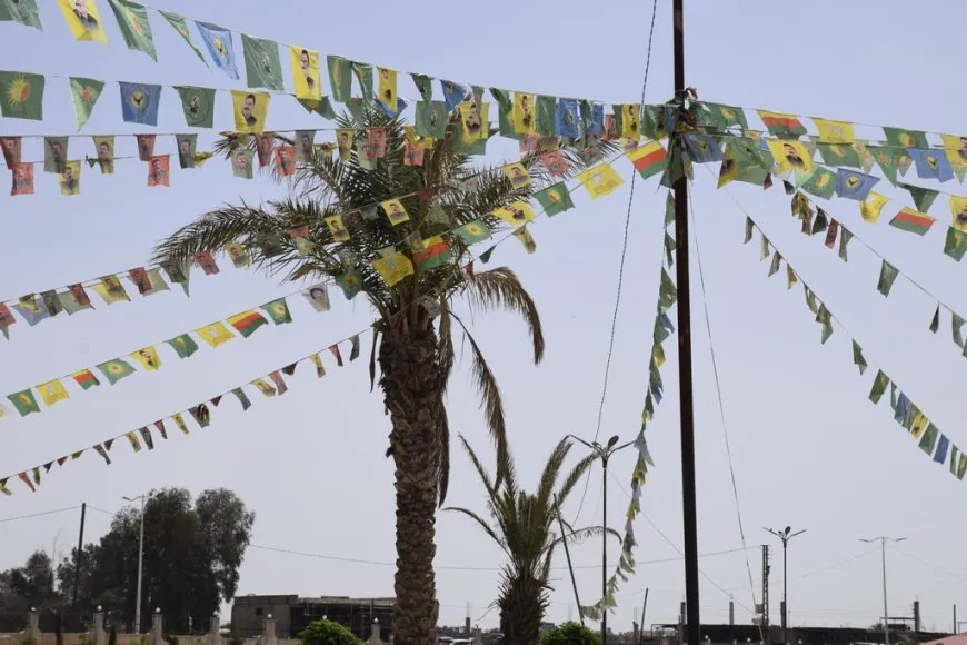Li Hesekê Parka 4’ê Nîsanê ji bo pîrozbahiya 1’ê Gulanê hate xemilandin