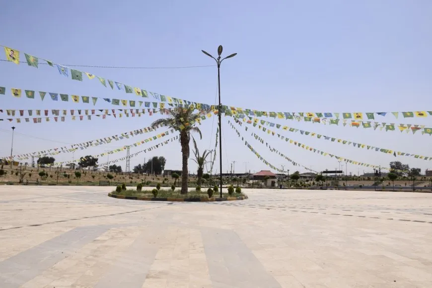 Li Hesekê Parka 4’ê Nîsanê ji bo pîrozbahiya 1’ê Gulanê hate xemilandin