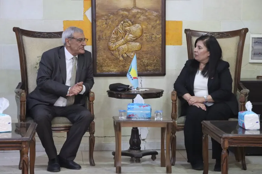 KNK`ê serdana partiyên siyasî kir