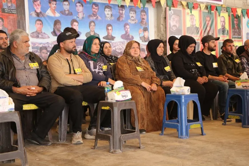 Şêniyên Helebê sersaxî dan malbatên sê şehîdan