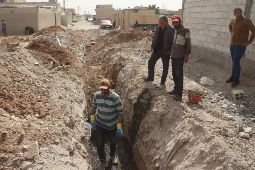 Ji bo pêşxistina binesaziyê proje û xebatên xizmetguzariyê li Reqayê