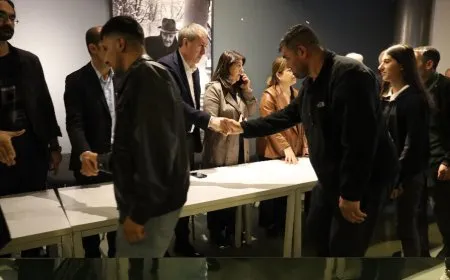 Li Stenbolê sersaxiya ji bo Sirri Sureyya Onder tê qebûlkirin