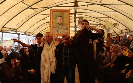 Sersaxî dan malbata şehîd Berxwedan Efrîn