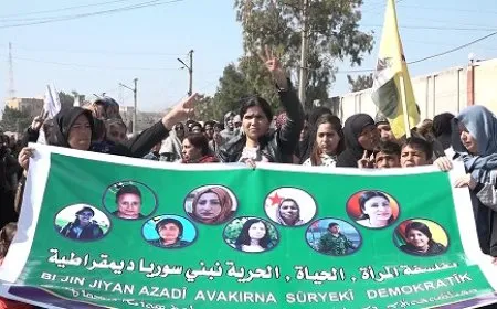 8 sal piştî rizgarkirina Tebqayê; di avakirina civaka demokratîk de jin li pêş in