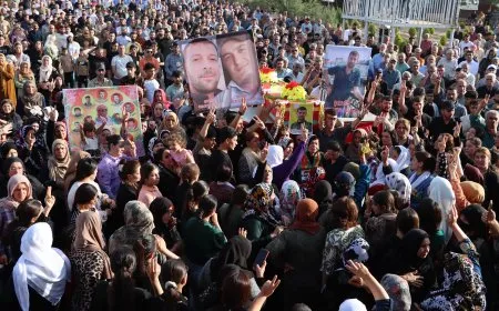 Şêniyên Qamişlo cenazeyê Şervanê QSD'ê Ceger Gulo oxir kirin