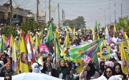Li 2 bajaran gel ji bo azadiya fîzîkî ya Rêber Abdullah Ocalan meşiya